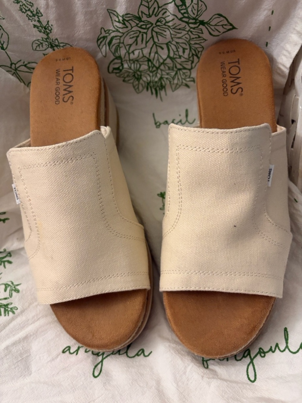 TOMS Cream Slide with Suede Footbed